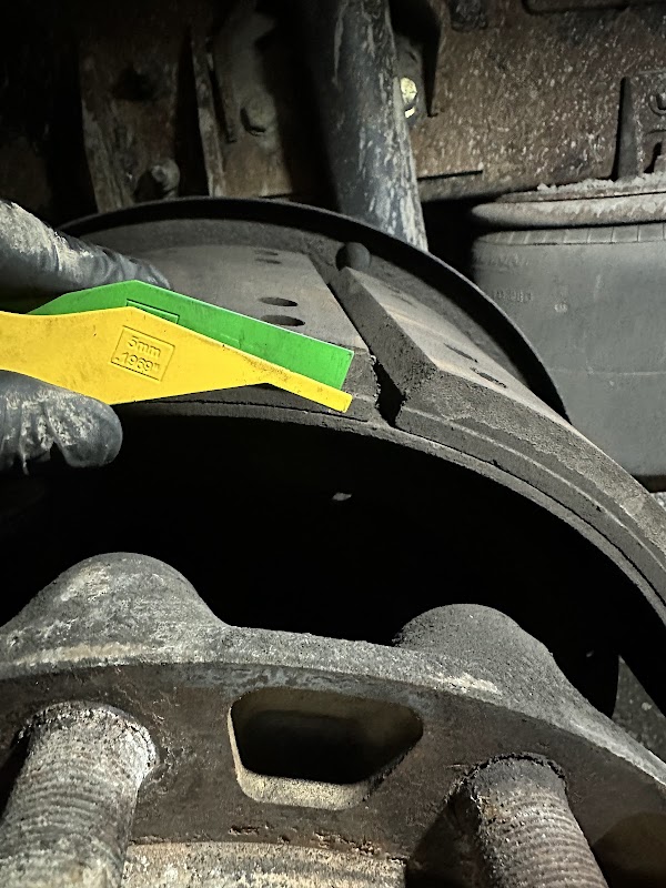 Brown Munde Truck and Trailer Repair