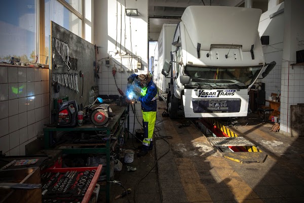 Road Service Truck Trailer Repair
