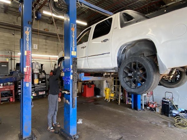 Straightline Automotive